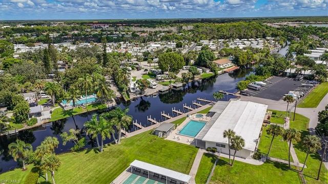 32 Sonderhen DR, Naples, FL 34114