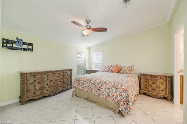 32 Sonderhen DR, Naples, FL 34114