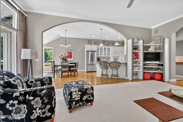 3915 Deer Valley Lane, Maumee, OH 43537