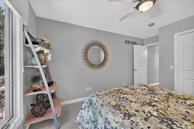 3915 Deer Valley Lane, Maumee, OH 43537
