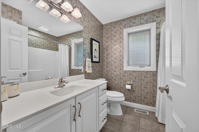 3915 Deer Valley Lane, Maumee, OH 43537