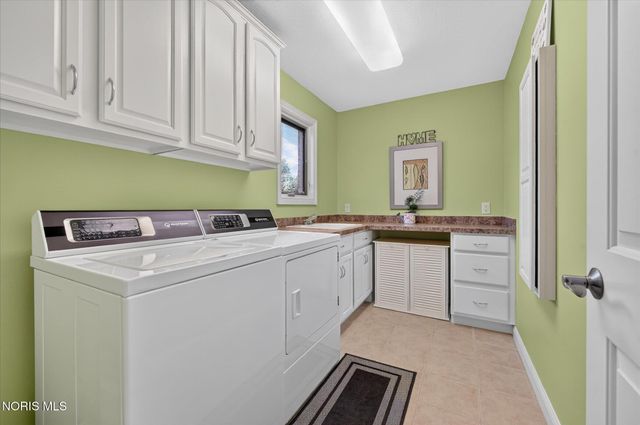 3915 Deer Valley Lane, Maumee, OH 43537