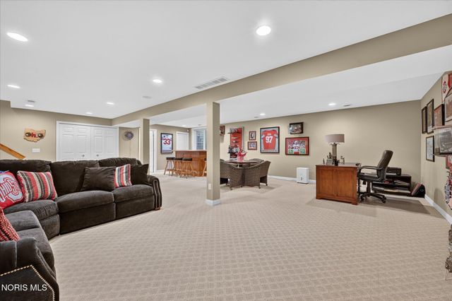 3915 Deer Valley Lane, Maumee, OH 43537