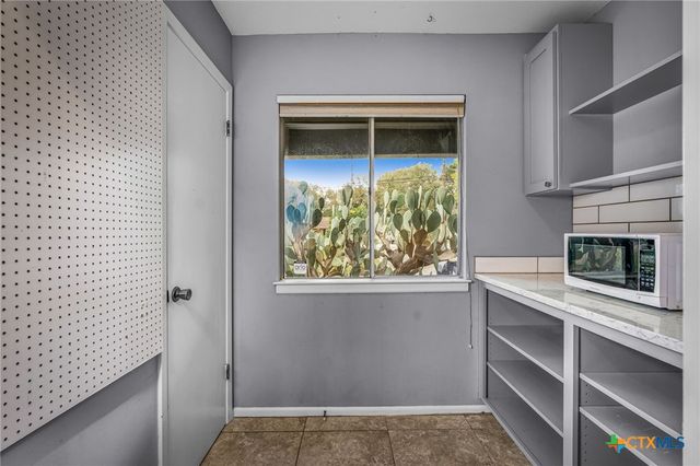 960 Twin Oaks Drive, New Braunfels, TX 78130