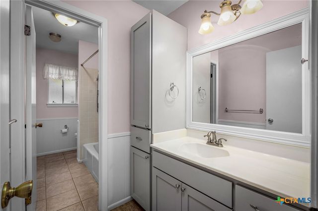 960 Twin Oaks Drive, New Braunfels, TX 78130