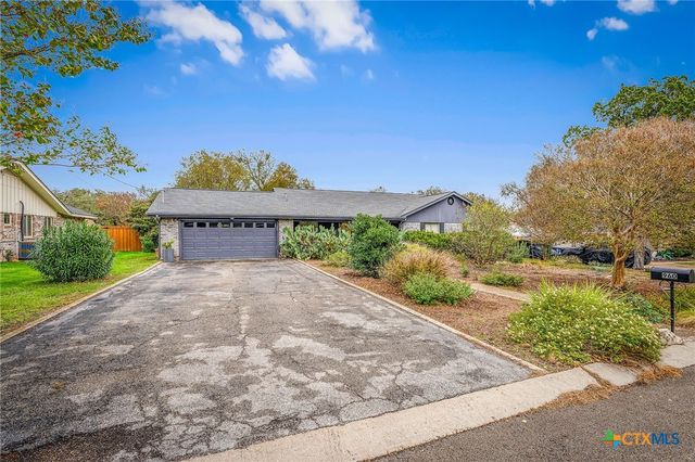 960 Twin Oaks Drive, New Braunfels, TX 78130