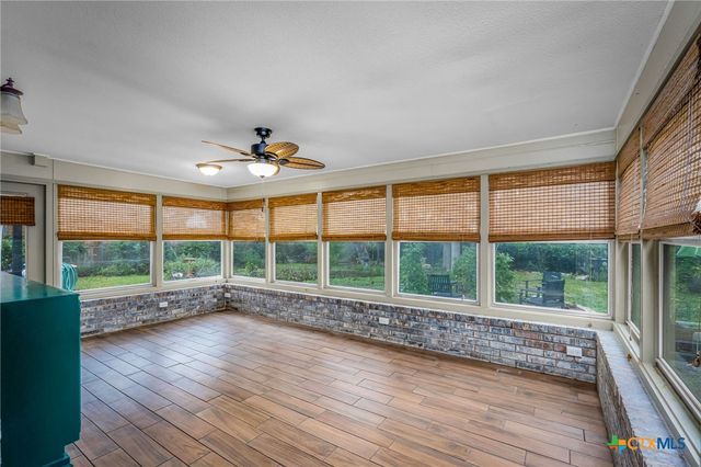 960 Twin Oaks Drive, New Braunfels, TX 78130