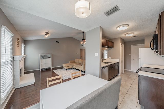 3808 Glengate Drive, Arlington, TX 76016