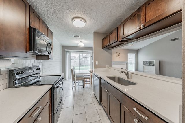 3808 Glengate Drive, Arlington, TX 76016