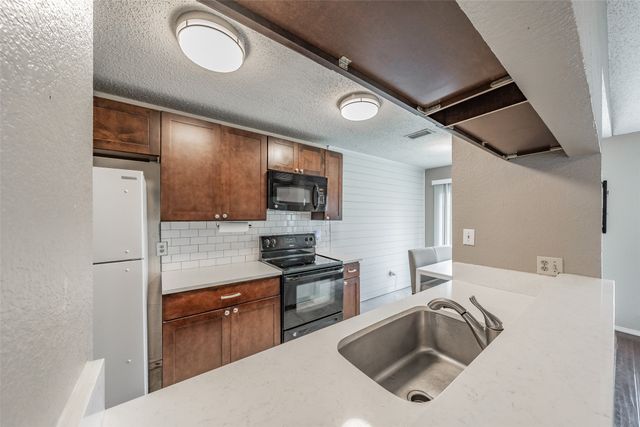 3808 Glengate Drive, Arlington, TX 76016