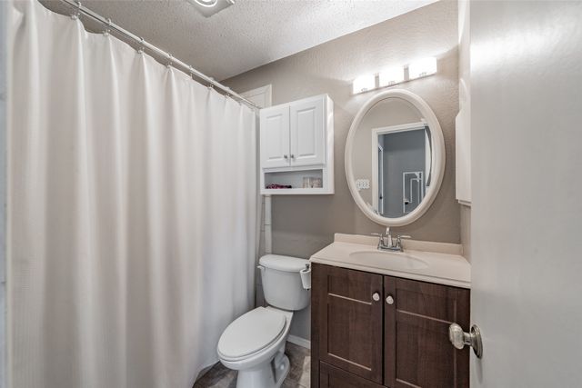 3808 Glengate Drive, Arlington, TX 76016