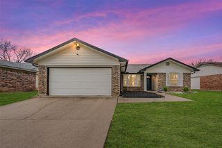 3808 Glengate Drive, Arlington, TX 76016