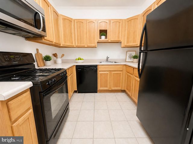 1828 N WILLINGTON ST, Philadelphia, PA 19121