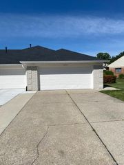 20404 Birch Meadow Drive, Clinton Charter Township, MI 48036