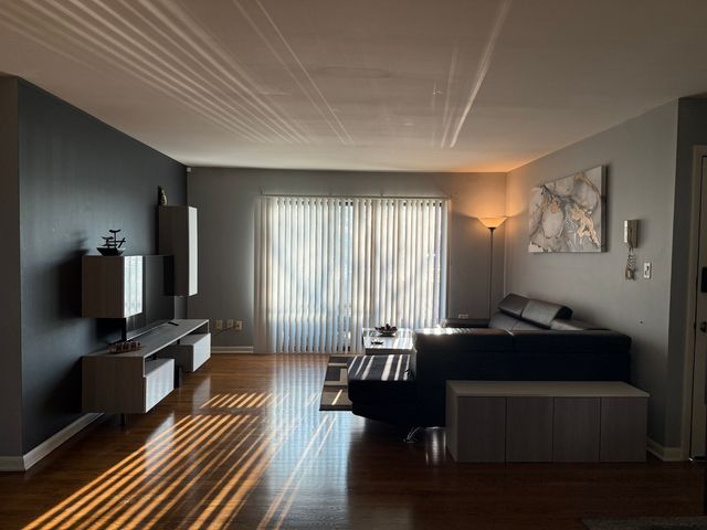 1710 Dempster Street A, Park Ridge, IL 60068