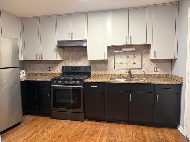 1710 Dempster Street A, Park Ridge, IL 60068