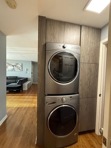 1710 Dempster Street A, Park Ridge, IL 60068