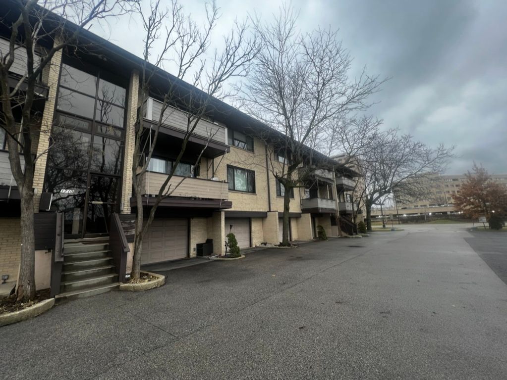 1710 Dempster Street A, Park Ridge, IL 60068