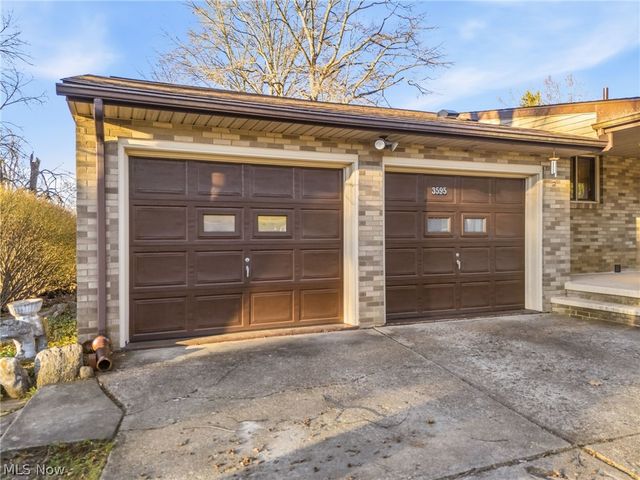 3595 Rolling Ridge Road NE, Canton, OH 44721