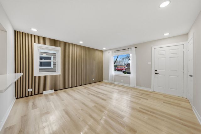 14825 S Sacramento Avenue, Posen, IL 60469