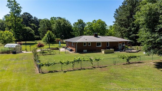207 Cicero Beatty Road, Raeford, NC 28376