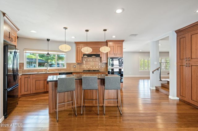 2054 E RANCHO Drive, Phoenix, AZ 85016