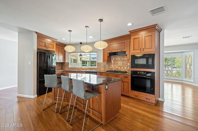 2054 E RANCHO Drive, Phoenix, AZ 85016
