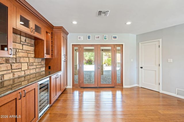 2054 E RANCHO Drive, Phoenix, AZ 85016