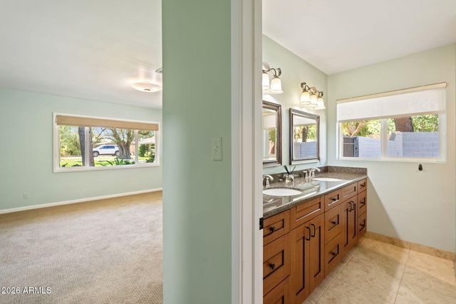 2054 E RANCHO Drive, Phoenix, AZ 85016