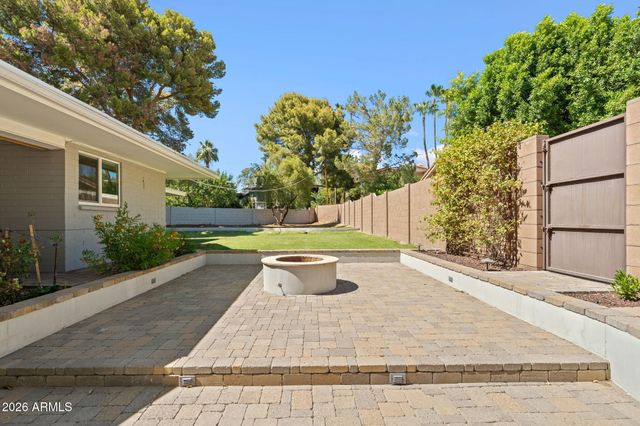 2054 E RANCHO Drive, Phoenix, AZ 85016