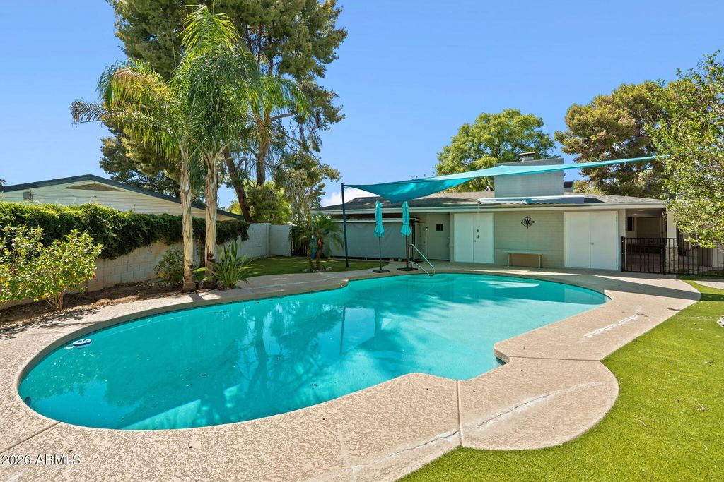 2054 E RANCHO Drive, Phoenix, AZ 85016