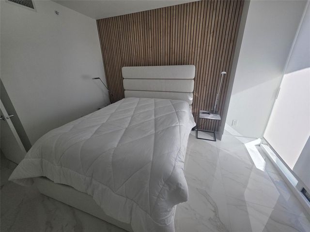 19501 W Country Club Drive 2306, Aventura, FL 33180