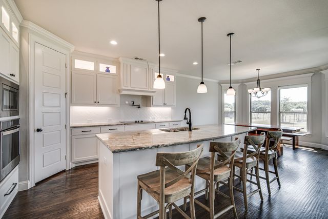 105 Sanders Drive, Waxahachie, TX 75165