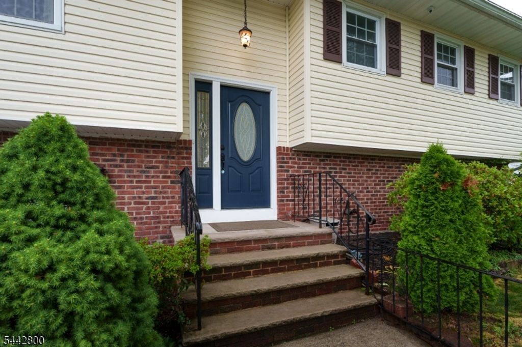 2025 Oak Tree Rd, Edison Twp., NJ 08820 — photo 2