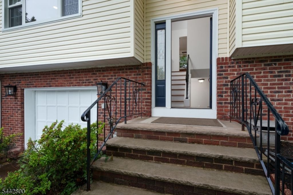 2025 Oak Tree Rd, Edison Twp., NJ 08820 — photo 3