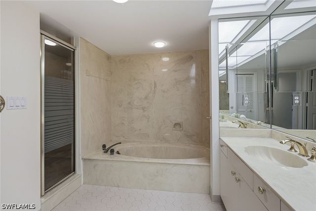 6001 Pelican Bay BLVD 201, Naples, FL 34108