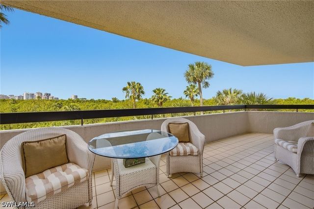 6001 Pelican Bay BLVD 201, Naples, FL 34108
