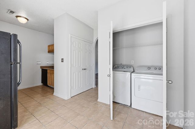 6330 Derryfield Drive, Charlotte, NC 28213