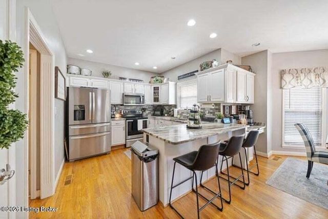 329 Links Dr, Simpsonville, KY 40067