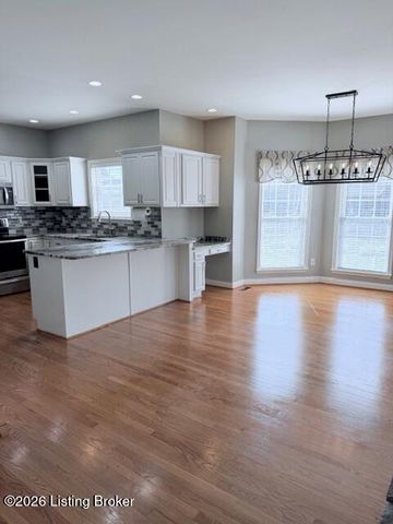 329 Links Dr, Simpsonville, KY 40067