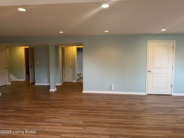 329 Links Dr, Simpsonville, KY 40067