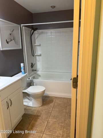 329 Links Dr, Simpsonville, KY 40067