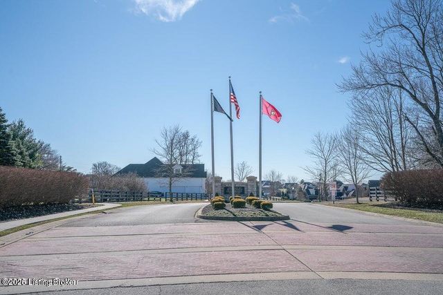 329 Links Dr, Simpsonville, KY 40067