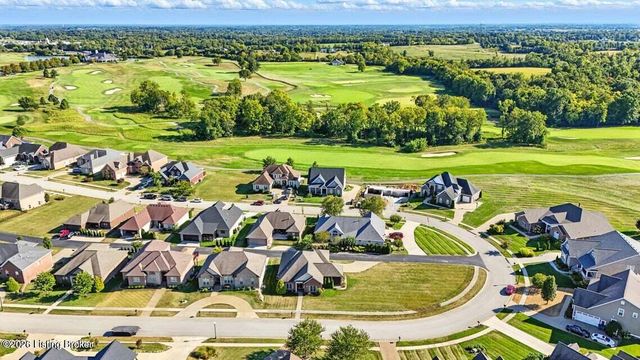 329 Links Dr, Simpsonville, KY 40067