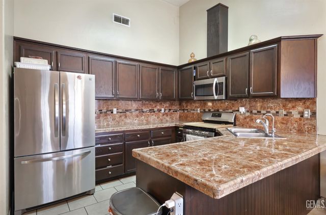 5320 San Mateo, Bakersfield, CA 93307