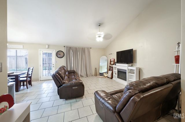 5320 San Mateo, Bakersfield, CA 93307