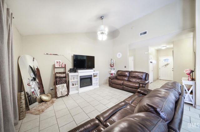 5320 San Mateo, Bakersfield, CA 93307