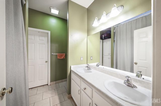 5320 San Mateo, Bakersfield, CA 93307