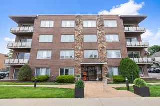 435 Ridge Road 108, Wilmette, IL 60091