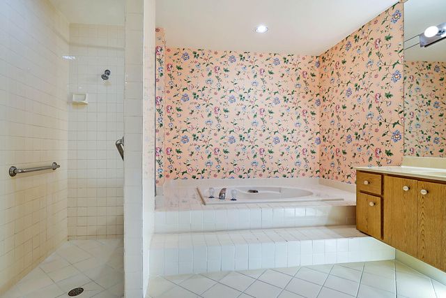 137 Seashore Drive, Jupiter, FL 33477
